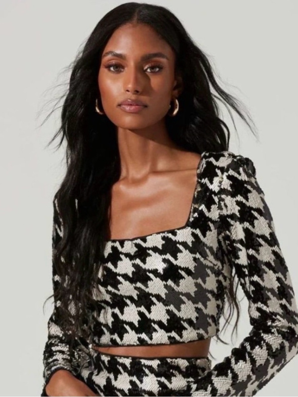 ASTR Houndstooth Square-Neck Long Sleeve Crop Top - Black & White